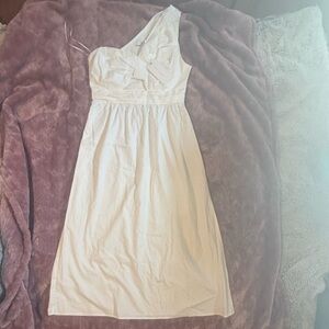 Lush White Asymmetrical Dess with Keyhole